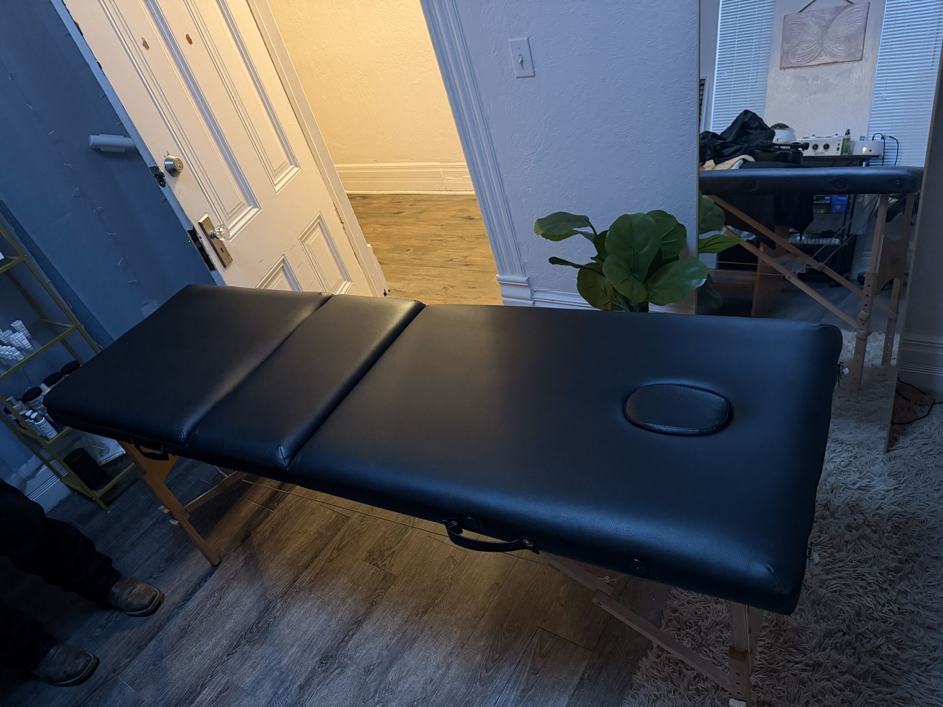 Massage Table / Bed