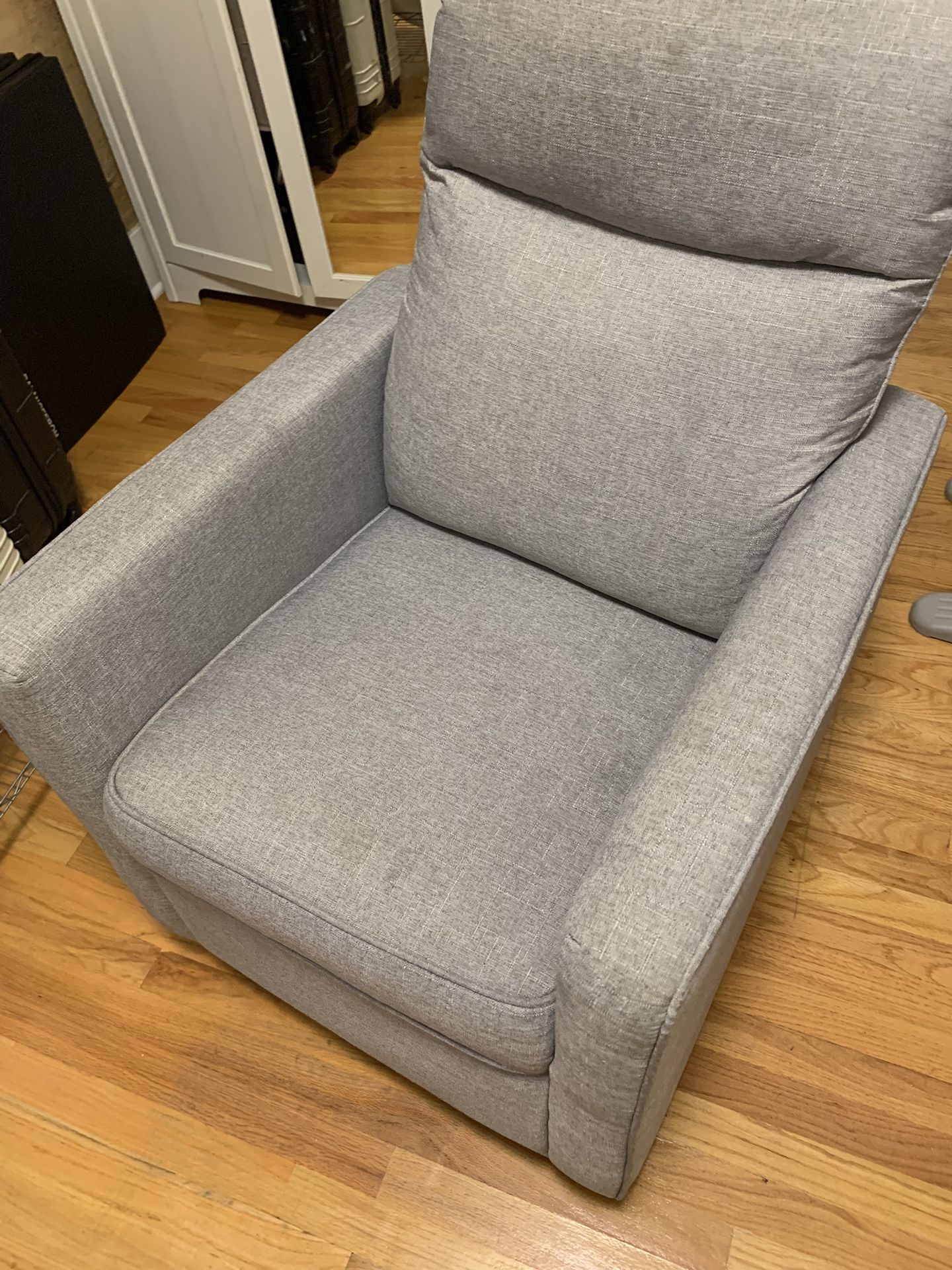 Used DaVinci Gabby 360° Swivel Glider Nursery Chair Gray