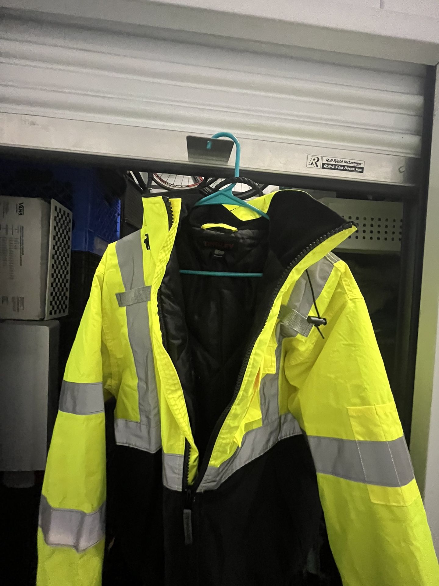 Kishigo High Viz Waterproof Jacket L XL