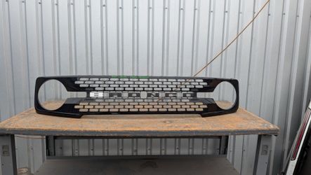 2021-2022-2023-2024 FORD BRONCO GRILL OEM USED #11384