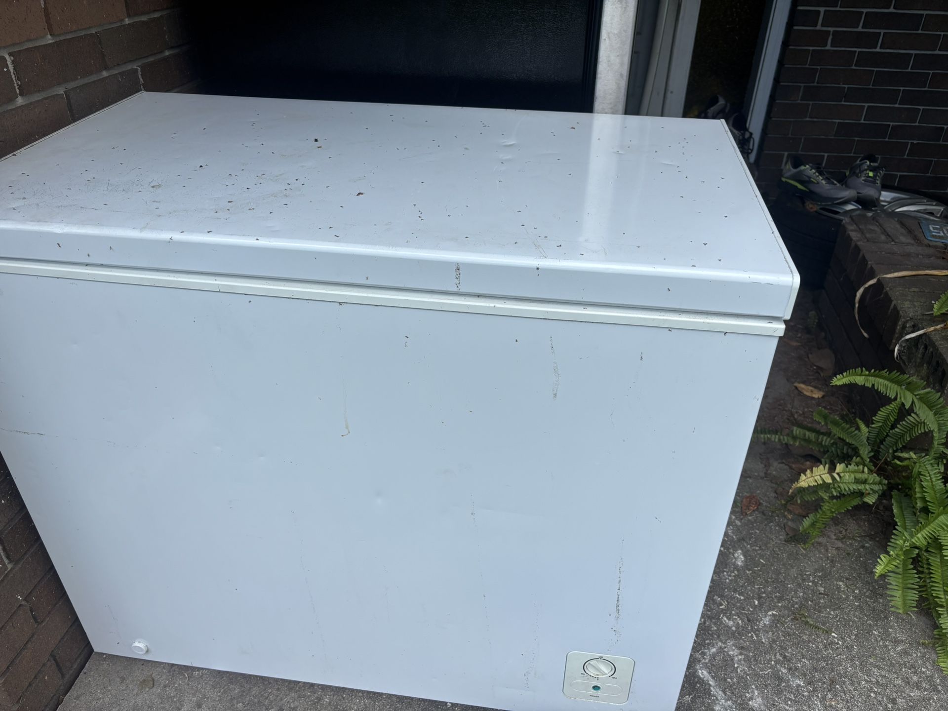 Hisense 7.2 Cu. Ft. Energy Star® Freezer Store your Extra Grocery or emergency ice cream in this huge, top-opening 7.2-cu.ft. capacity chest freezer