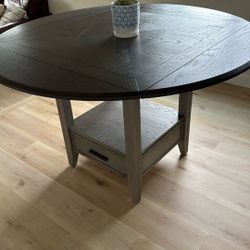 Dinning Table (no Chairs) 