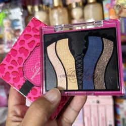 Avon Irresistibly Sexy Eyeshadow Quad 