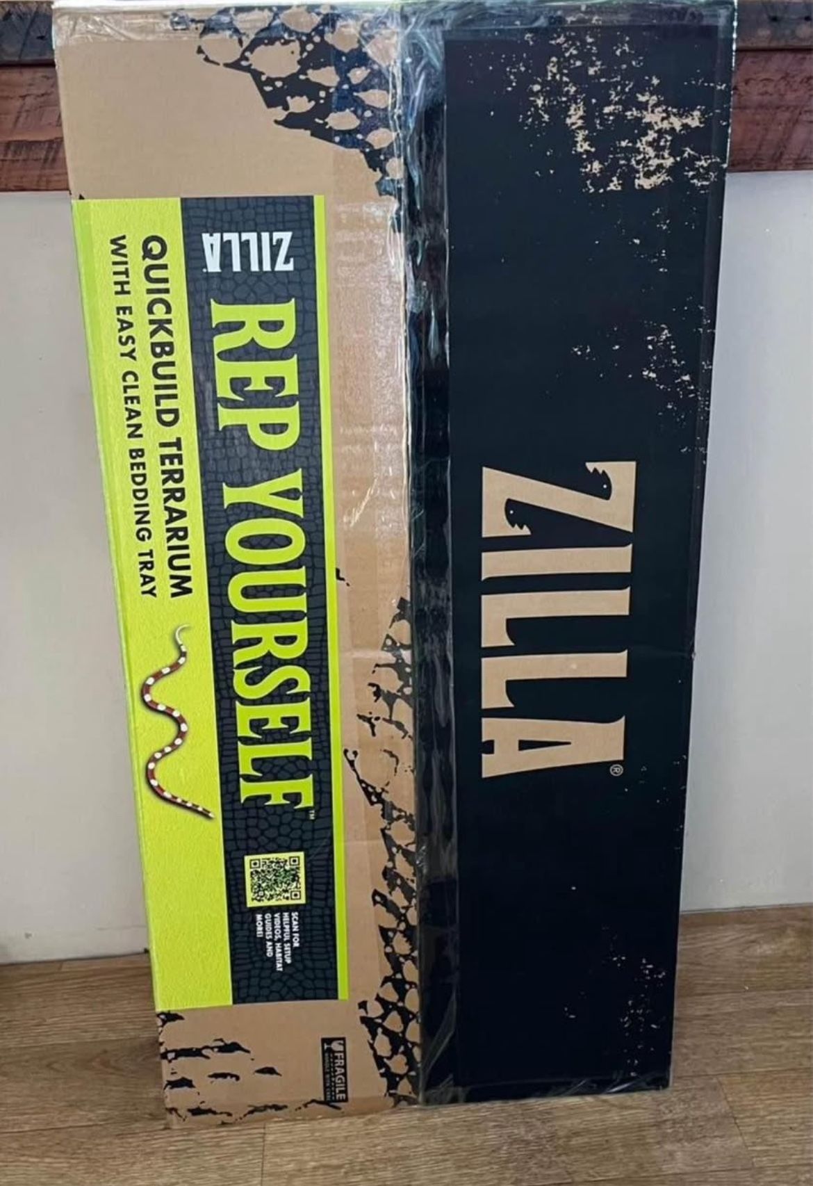 NEW STILL IN BOX - Zilla Quickbuild temperted glass terrarium front & top open