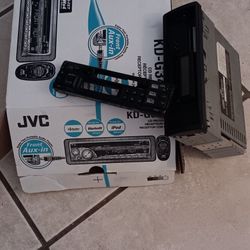 Car Radio AM/FM AND CASSETTE PLAYER