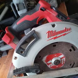 Milwaukee M18 7 1/4 In Cordless Drill 