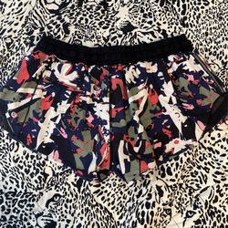 Lululemon Atlética Shorts