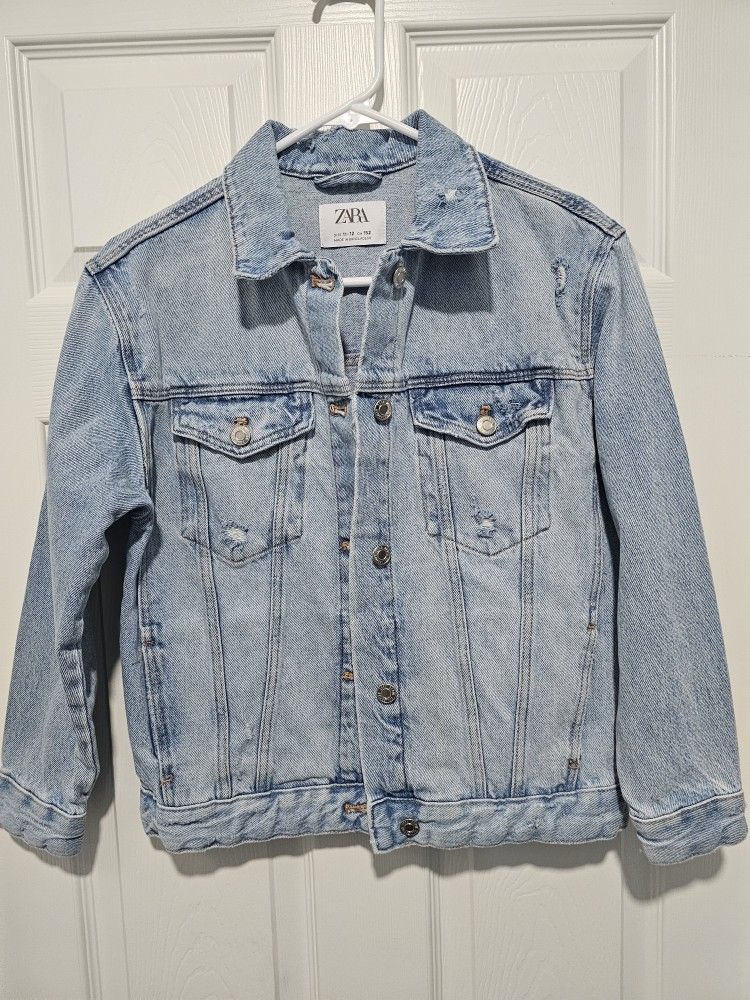 Zara denim girl jacket size 11/12
Oversized