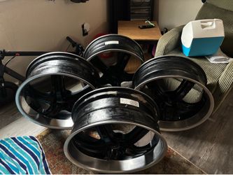 22” Boss Motorsports Wheels 22x9 6x135/6x139.7 – Set of 4