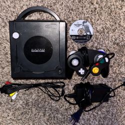 BLACK NINTENDO GAMECUBE CONSOLE WITH VIDEO GAME & CONTROLLER