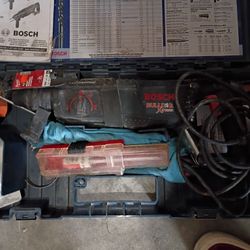Bosch Bulldog Xtreme Rotary Hammer Drill – Case Included