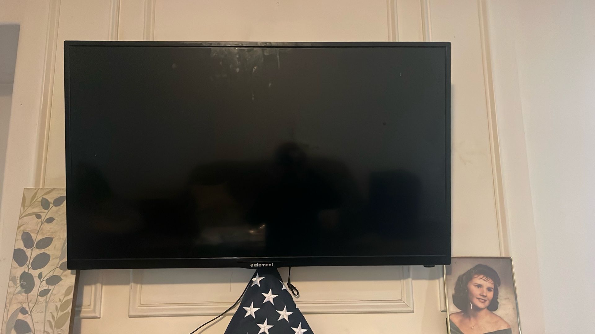 Element 44 inch smart TV