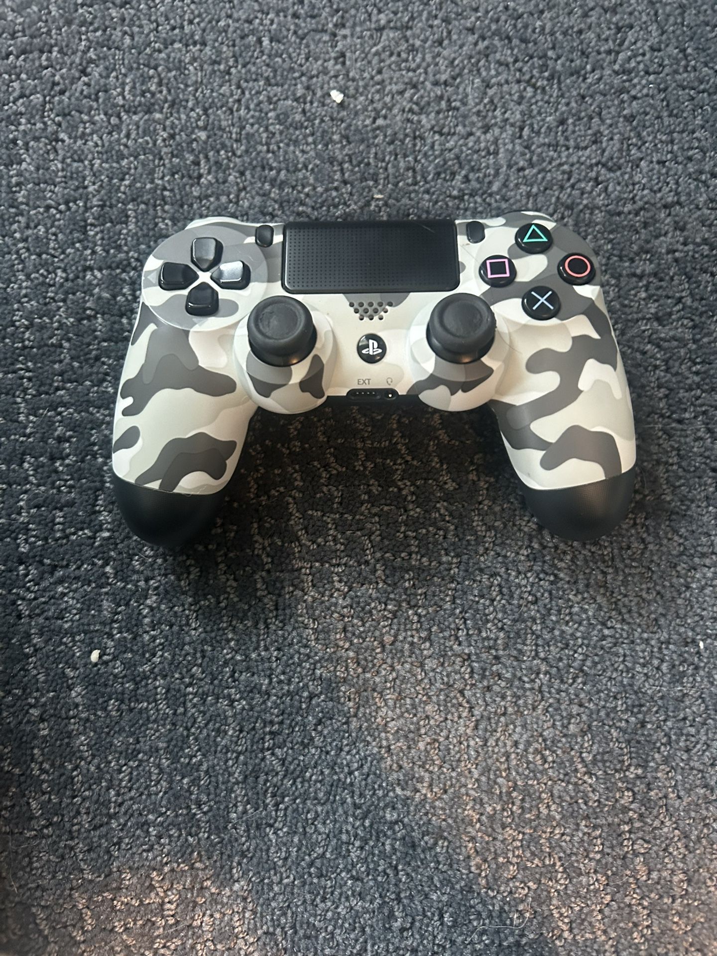 PS4 controller 