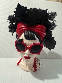 Bella Luxe red black Halloween spider head decor