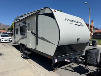 2017 Northland 27fsb Toy hauler 1500 towable! 14ft garage+generator