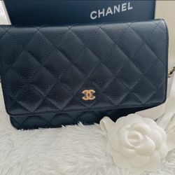 Chanel WOC In gold Hardware