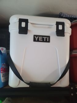 Brand New YETI Roadie 24 Hard Cooler $215 FIRM PICKUP IN OAKDALE