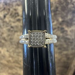 10k Ring With Diamond Chips Size 7
