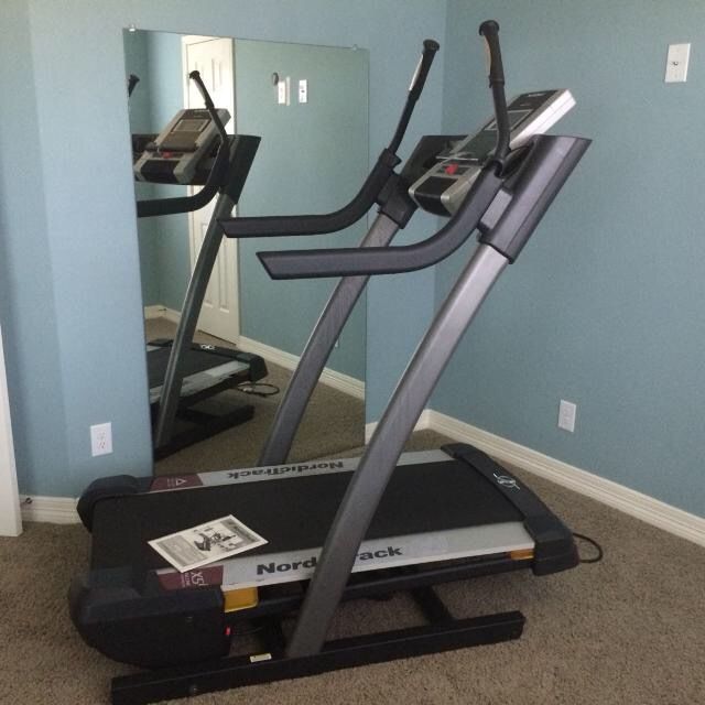 Nordictrack X5i 40% Incline Trainer iFit Treadmill Burn 5x Calories Professional Gym Grade Fitness Cardio Machine LIKE NEW!
