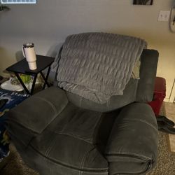 RECLINER CHAIR