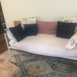 Twin Day Bed With twin Serta mattress