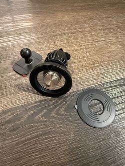 Magnetic car phone mount