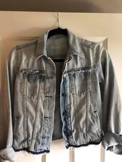 Gap Jean Jacket - size xs but fits like a small