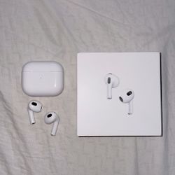 Apple AirPods (Brand New)