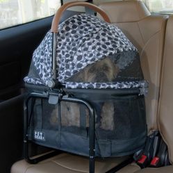 Pet Gear carrier 