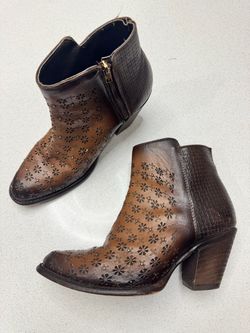 Women boots