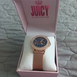 BRAND NEW JUICE COUTURE ROSE GOLD WATCH.....😁😊😍