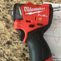 Milwaukee M12 Fuel 3/8 Subcompact Impact Wrench