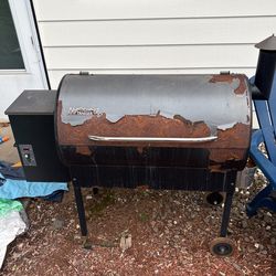 Early Traeger Pellet Smoker