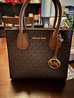 Michael Kors MK Signature Tote Handbag