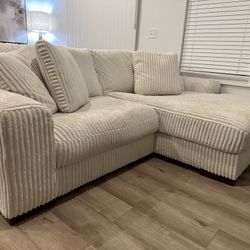 Cozy Ashley Sectional 