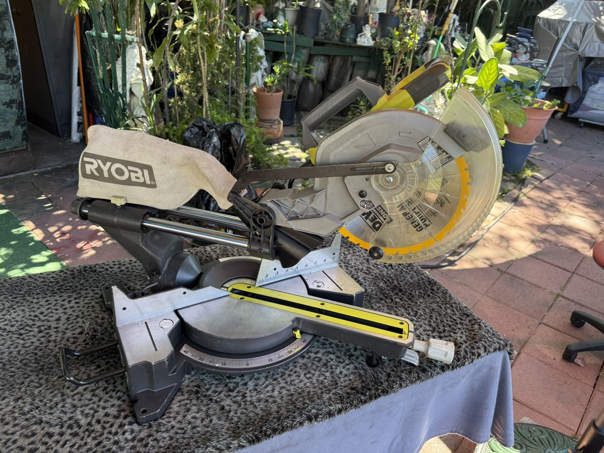 Ryobi TSS102L 10" Sliding Miter Saw