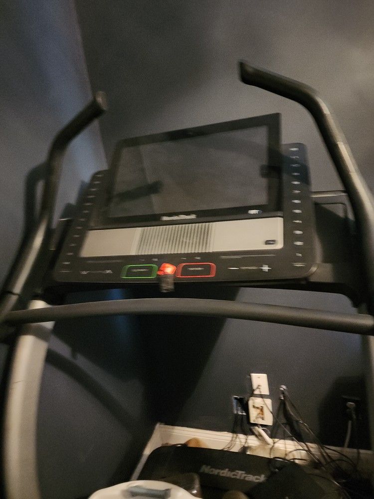 Nordic Track I Fit Treadmill. 