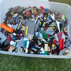 Container Of Legos  All  Mix Up 
