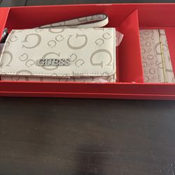 Guess Wristlet With Wallet