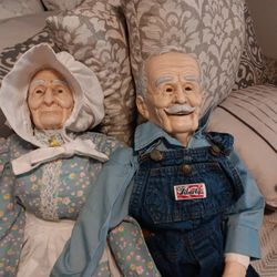 Porcelain Moma and Papa Dolls