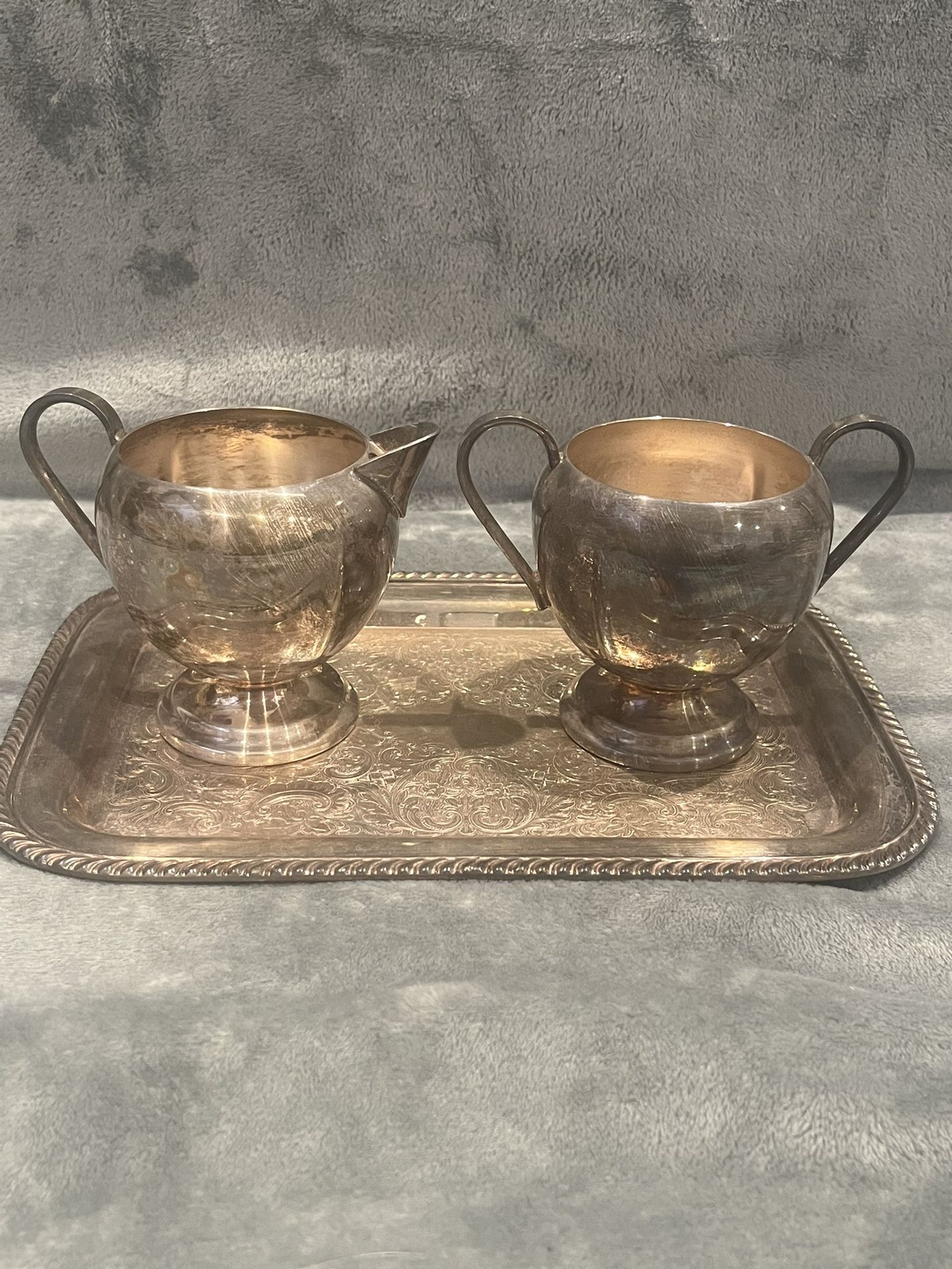 Vintage The Sheffield Silver Co. Silverplate Creamer, Sugar Bowl & Tray Set