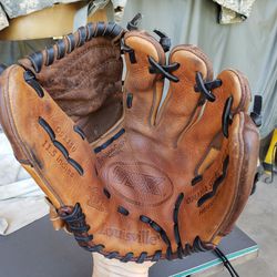 Louisville Slugger 11.5 Inch Baseball Glove
