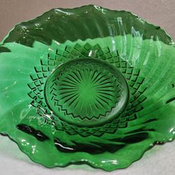 Vintage Anchor Hocking Forest Green 6.5 in Glass Bowl Diamond Swirl Ruffled Edge