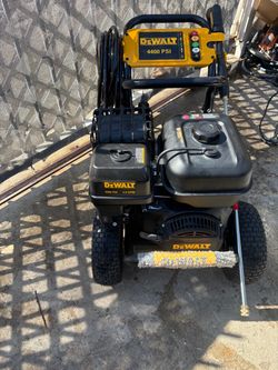 DeWalt 4400 PSI Gas Pressure Washer