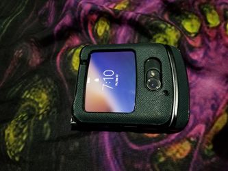 Motorola Razr 2020 5G Liquid Mercury Smartphone for Sale in Corp
