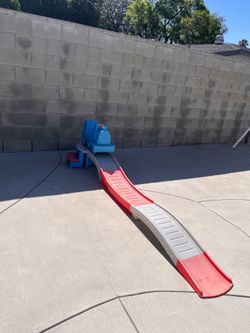 Toy roller coaster