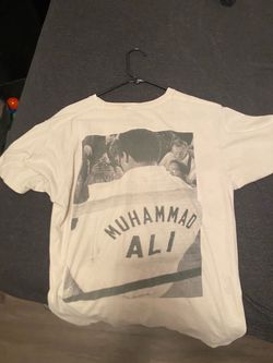 L Muhammad Ali shirt