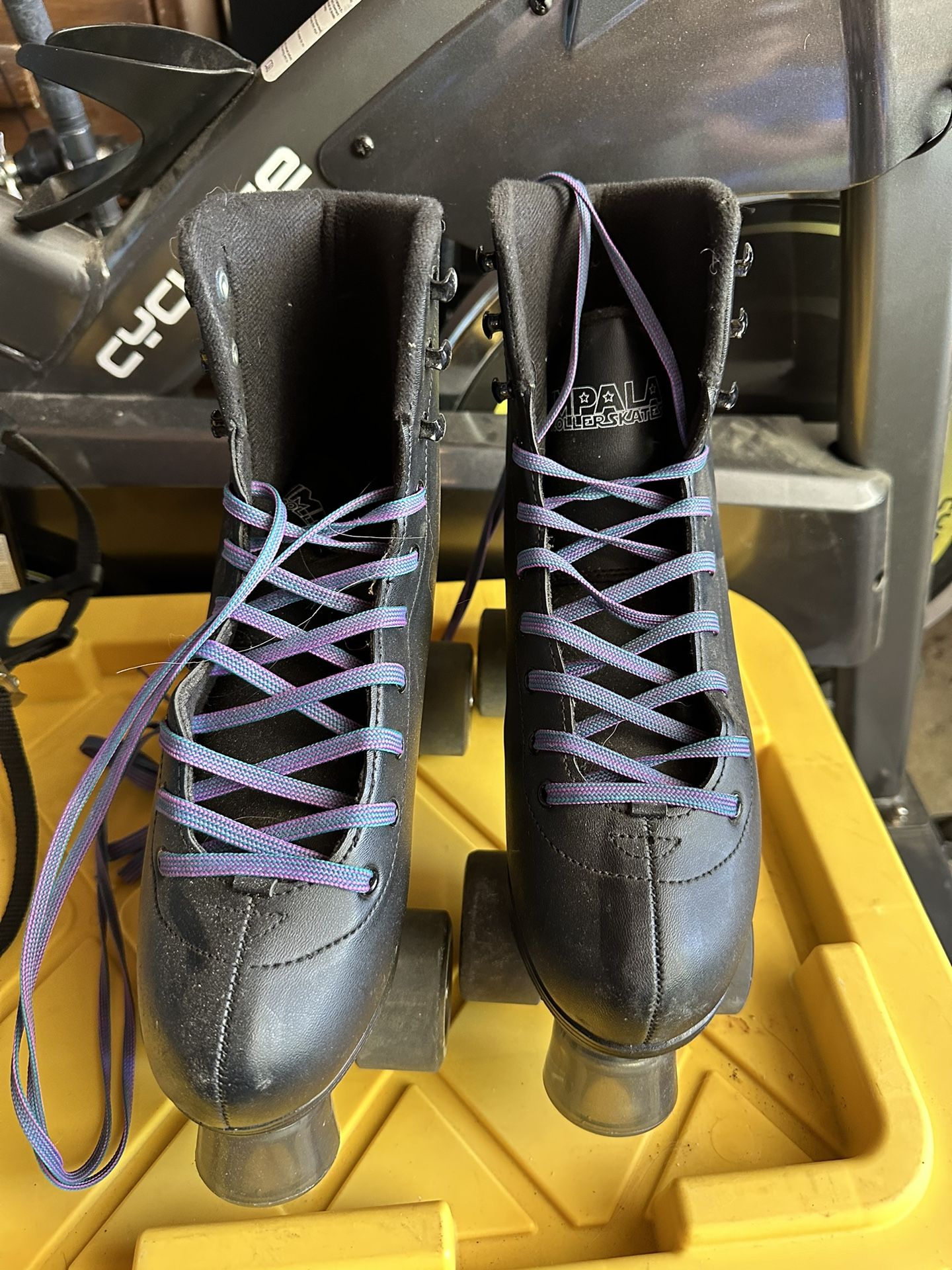 Women’s Impala Roller Skates (Size 8)