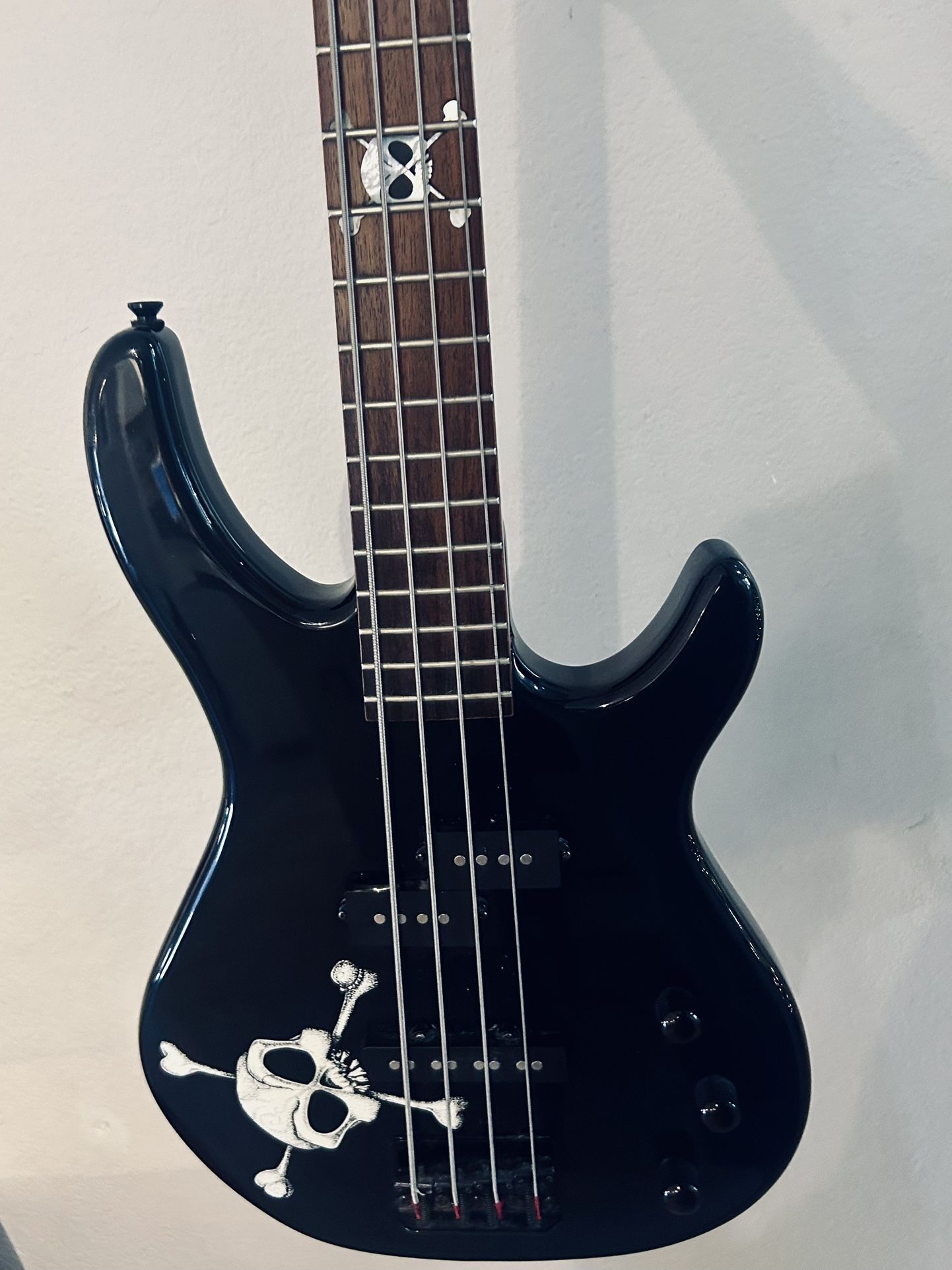 Fender Squier MB4 Bass Guitar ☠️