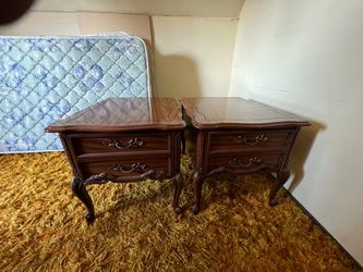 Bassett end tables (2)
